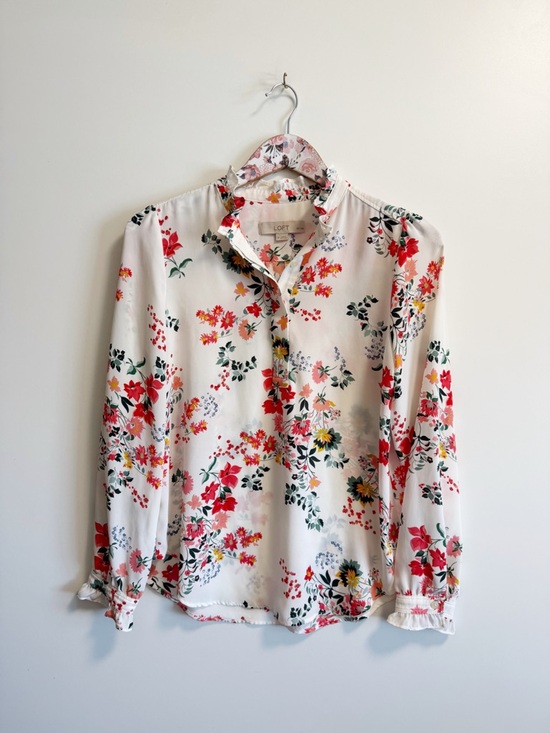 LOFT Tops - Loft White Floral Popover Blouse Top Ruffle Trim Spring Women’s SP Small Petite
